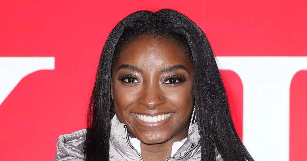 Simone Biles auf dem roten Teppich