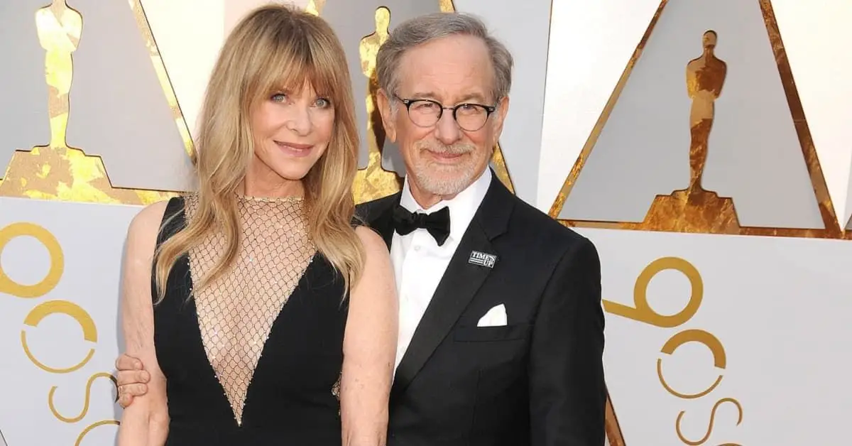 ¿Cuál es el patrimonio neto combinado de Steven Spielberg y Kate Capshaw?