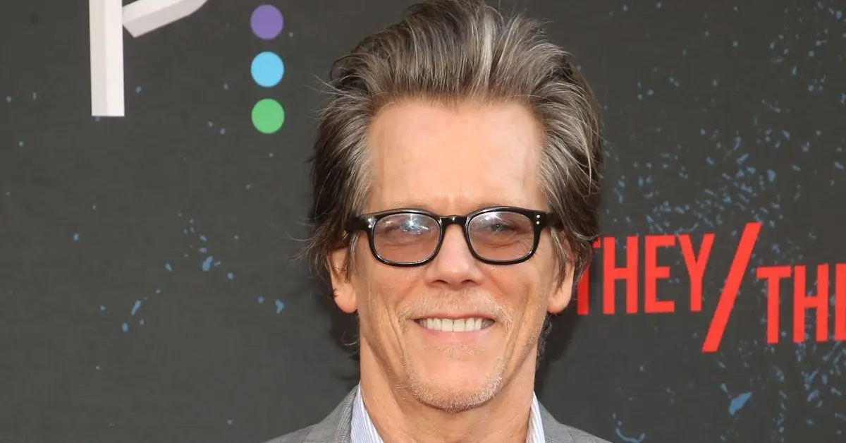 레드카펫 위의 케빈 베이컨