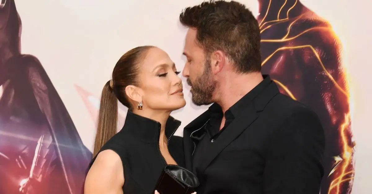 Jennifer Lopez a Ben Affleck na červenom koberci premiéry The Flash