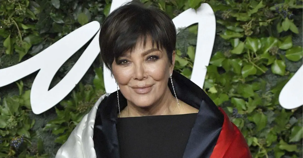 로열 앨버트 홀에서 열린 2021년 패션 어워드에서 크리스 제너