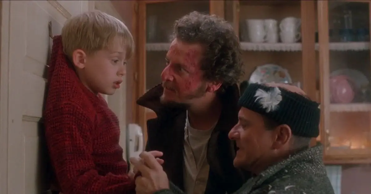 Macaulay Culkin och hans mamma stämdes efter att en brand förvandlats till en dödlig tragedi