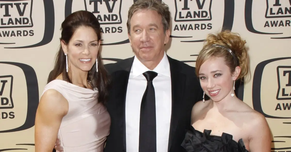 Tim Allen, Jane Hajduk och Katherine Allen poserar för ett foto