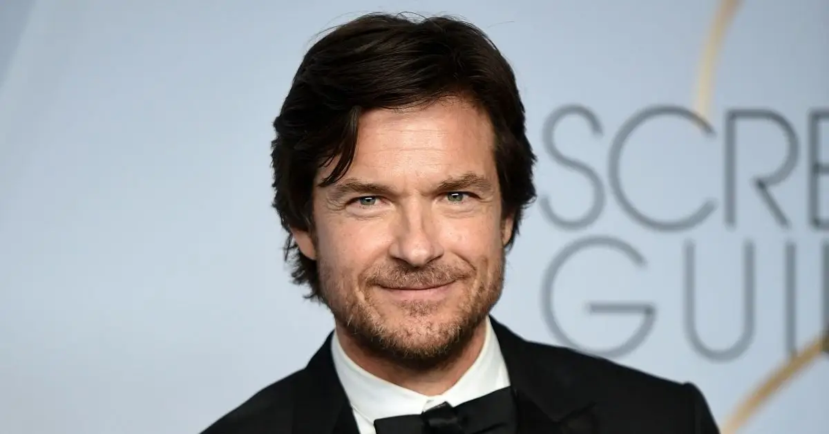 Jason Bateman na czerwonym dywanie w 2019 r