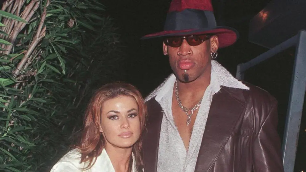 Dennis Rodman i Carmen Electra zostali odrzuceni w pięciu różnych kaplicach, zanim w końcu znaleźli chętnego pastora