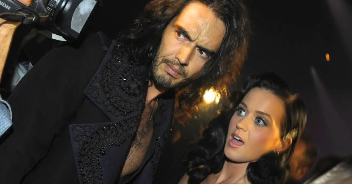 Russell Brand a Katy Perry během pařížského týdne módy