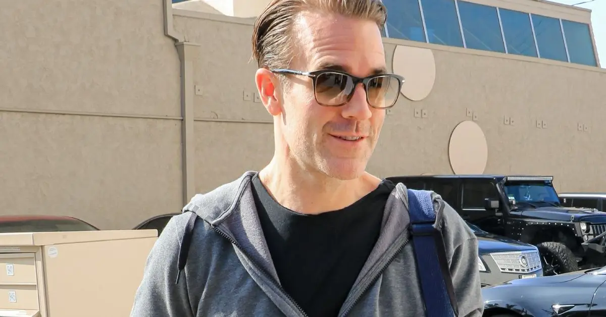 James Van Der Beek ide na prechádzku