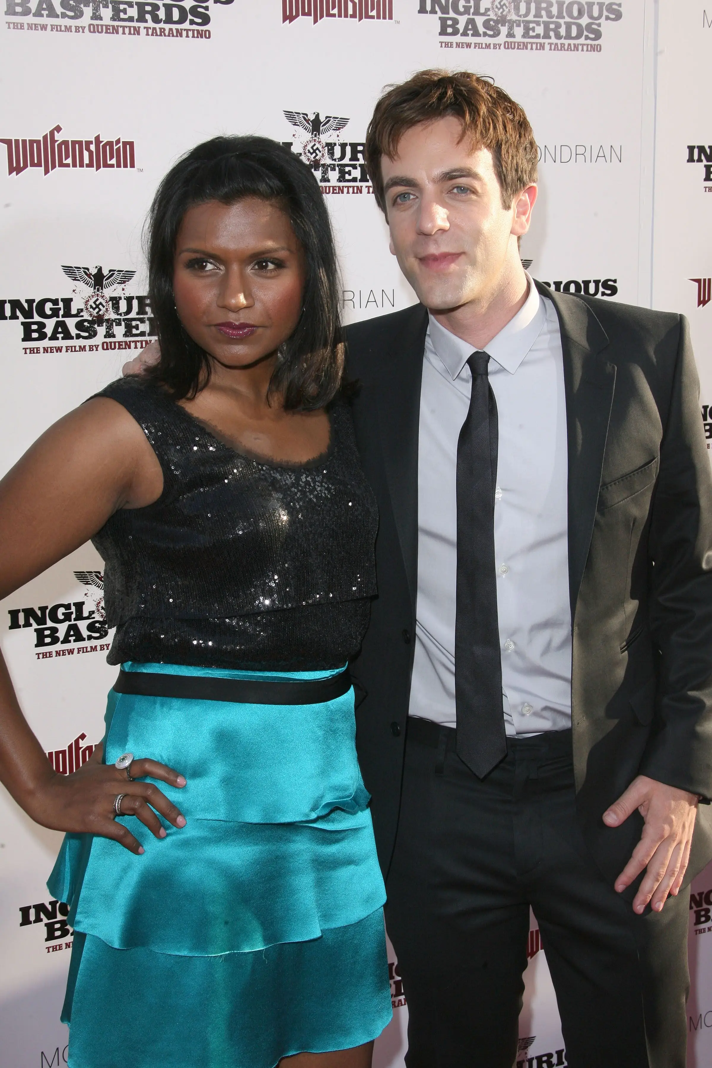 Mindy Kaling und BJ Novak auf dem roten Teppich