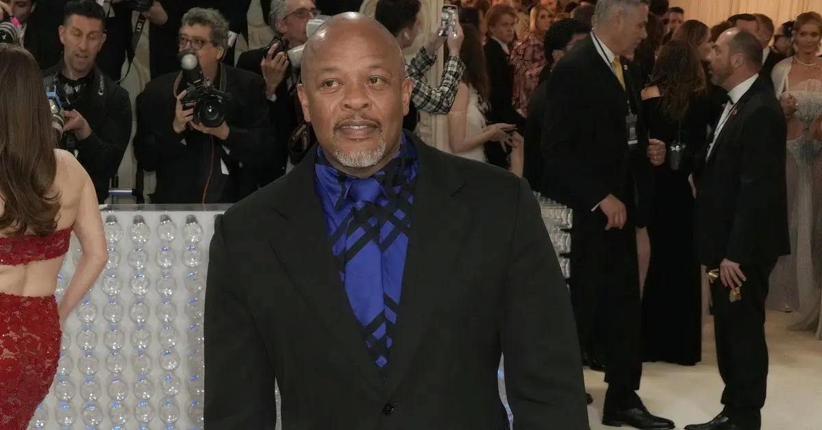 ד'ר דרה על השטיח האדום