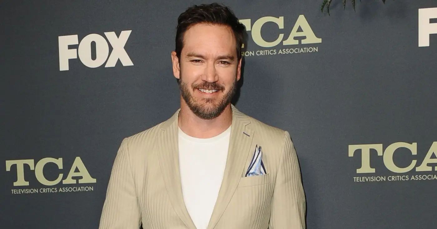 Mark Paul Gosselaar le contó este detalle de Salvado por la campana a un sorprendido Andy Cohen