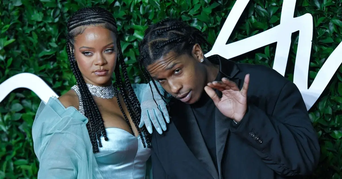 Rihanna a Asap Rocky na udeľovaní britských módnych cien v roku 2019
