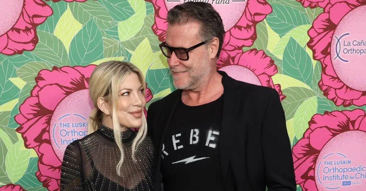 Tori Spelling og Dean McDermott ved en galla