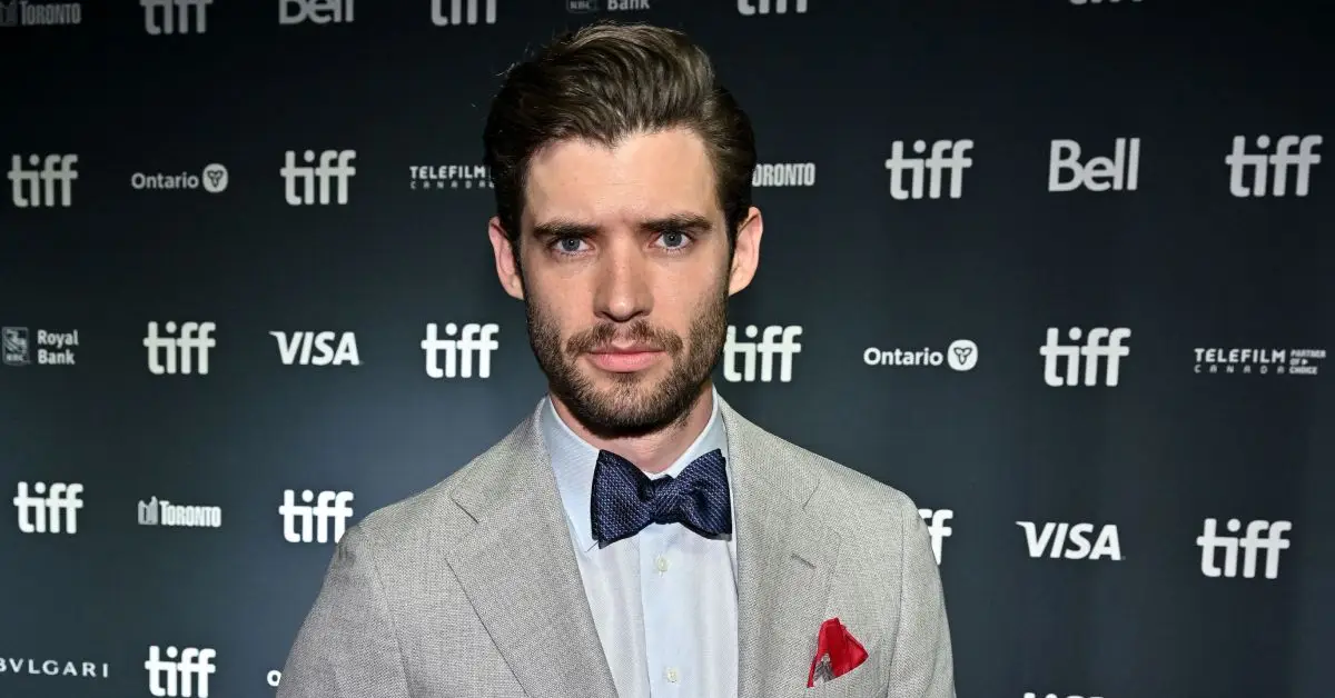 David Corenswet med ansiktshår