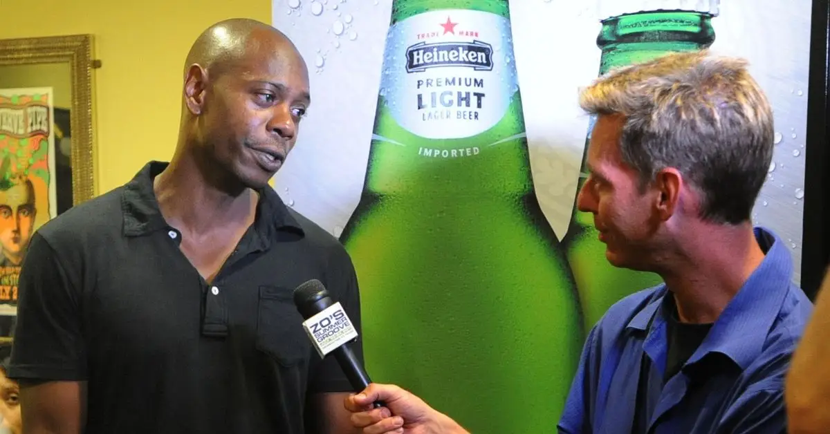 Dave Chappelle a la catifa vermella