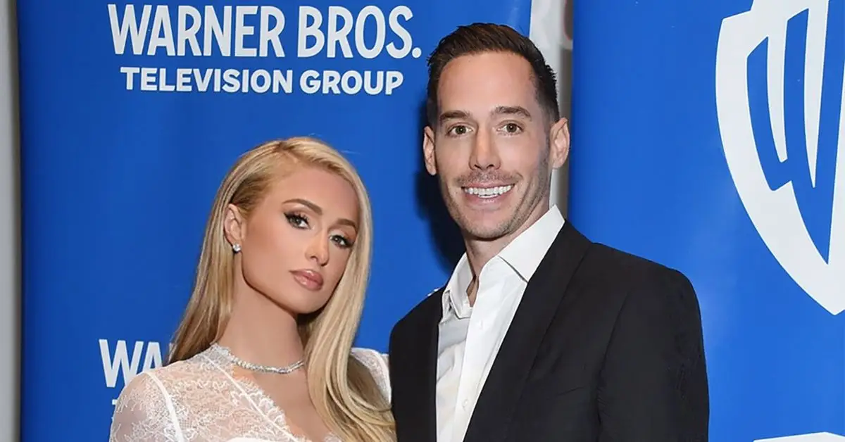 Paris Hilton og Carter Reum på rød løber