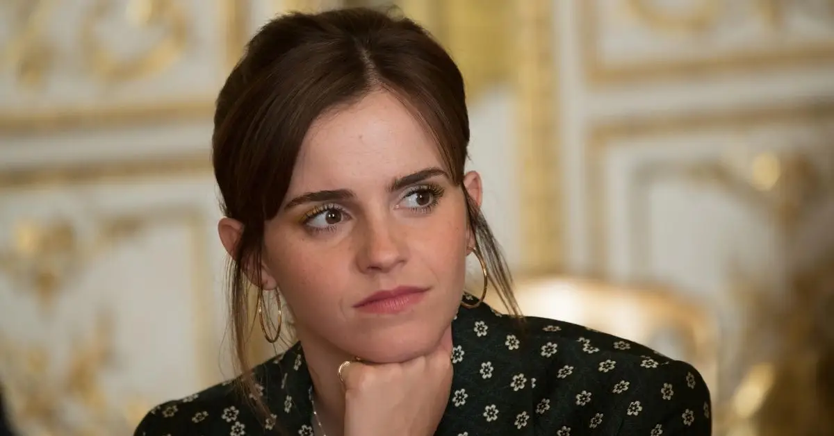 Emma Watson a l'air ennuyée