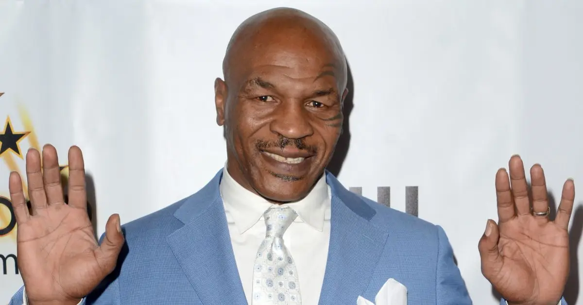 Mike Tyson mit erhobenen Händen