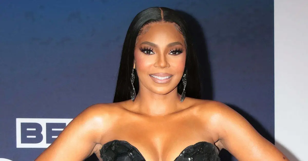 Ashanti na červenom koberci