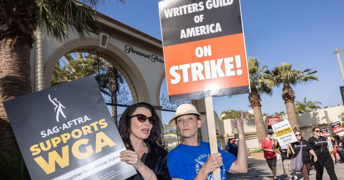 פראן דרשר ומרדית שטיהם מוחים על שביתת ה-WGA