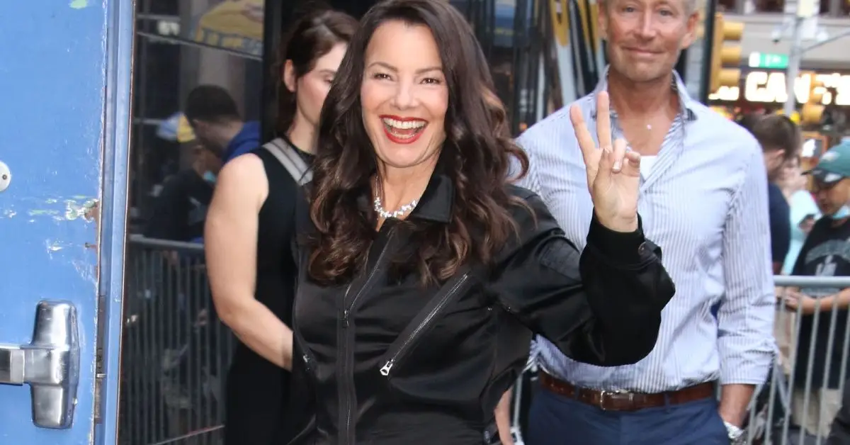 פראן דרשר הולך בחוץ