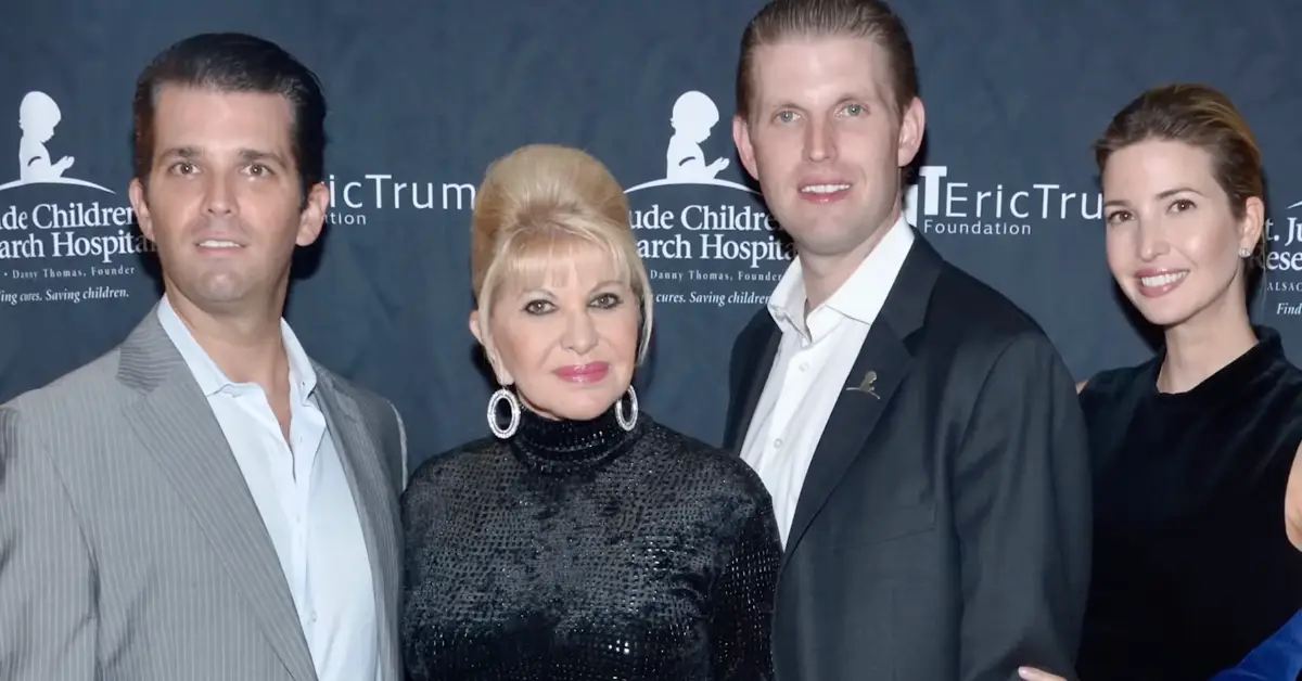 Ivana Trump se toma una foto con sus hijos
