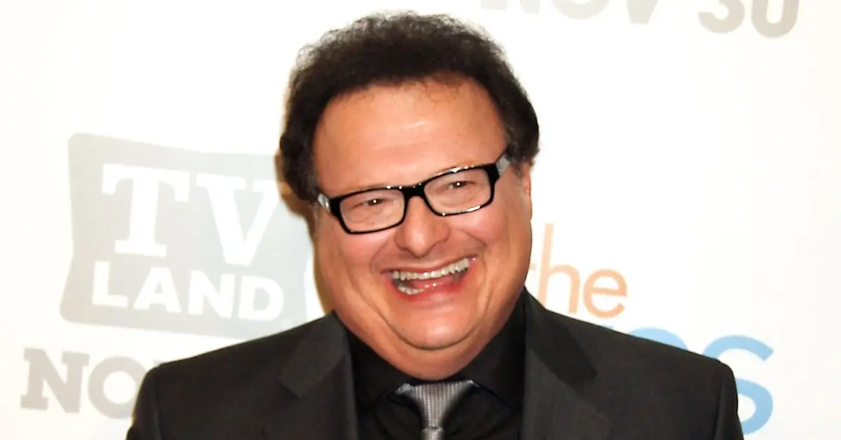 레드카펫 위의 웨인 나이트