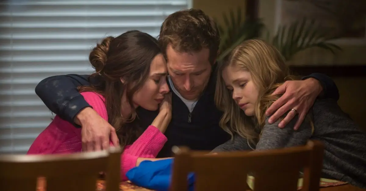 Erin Moriarty, Michael Vartan, Nadine Velazquez, Within