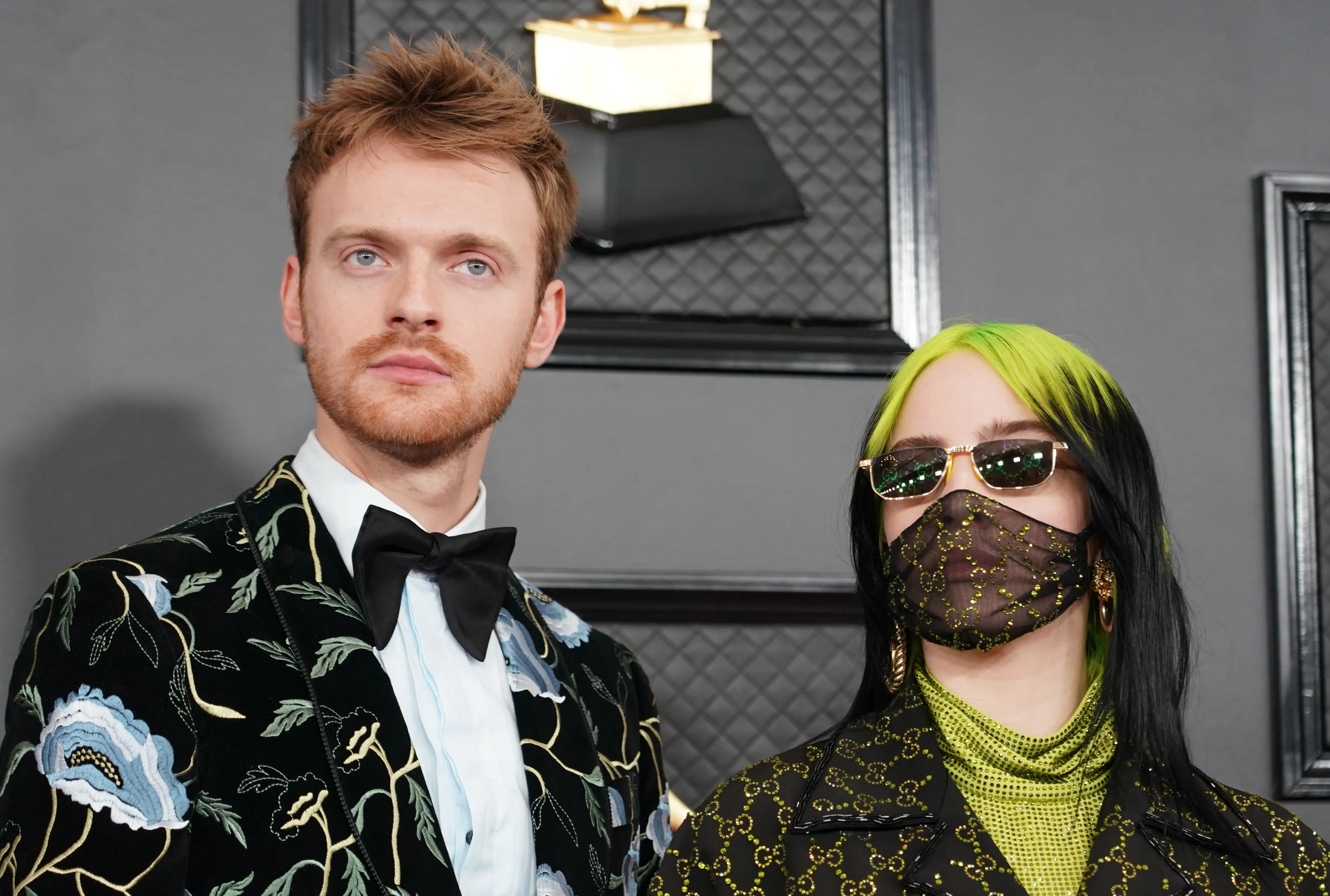 Finneas O'Connell mal úlohu v Glee predtým, ako sa Billie Eilish dostala do hudobného biznisu