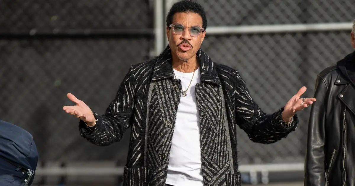 Lionel Richie před studiem Jimmy Kimmel Live