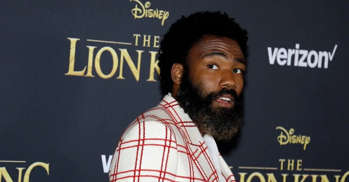 Donald Glover s velkým plnovousem