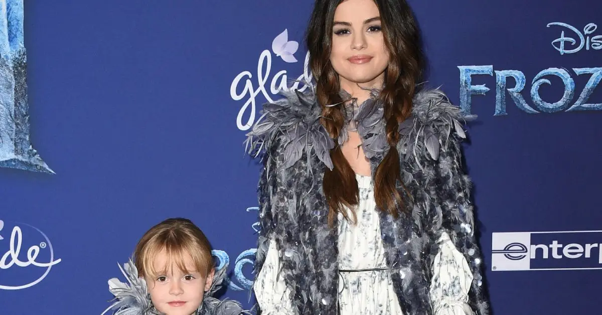 Premiéra Seleny Gomez a Gracie Elliot Teefey Frozen II