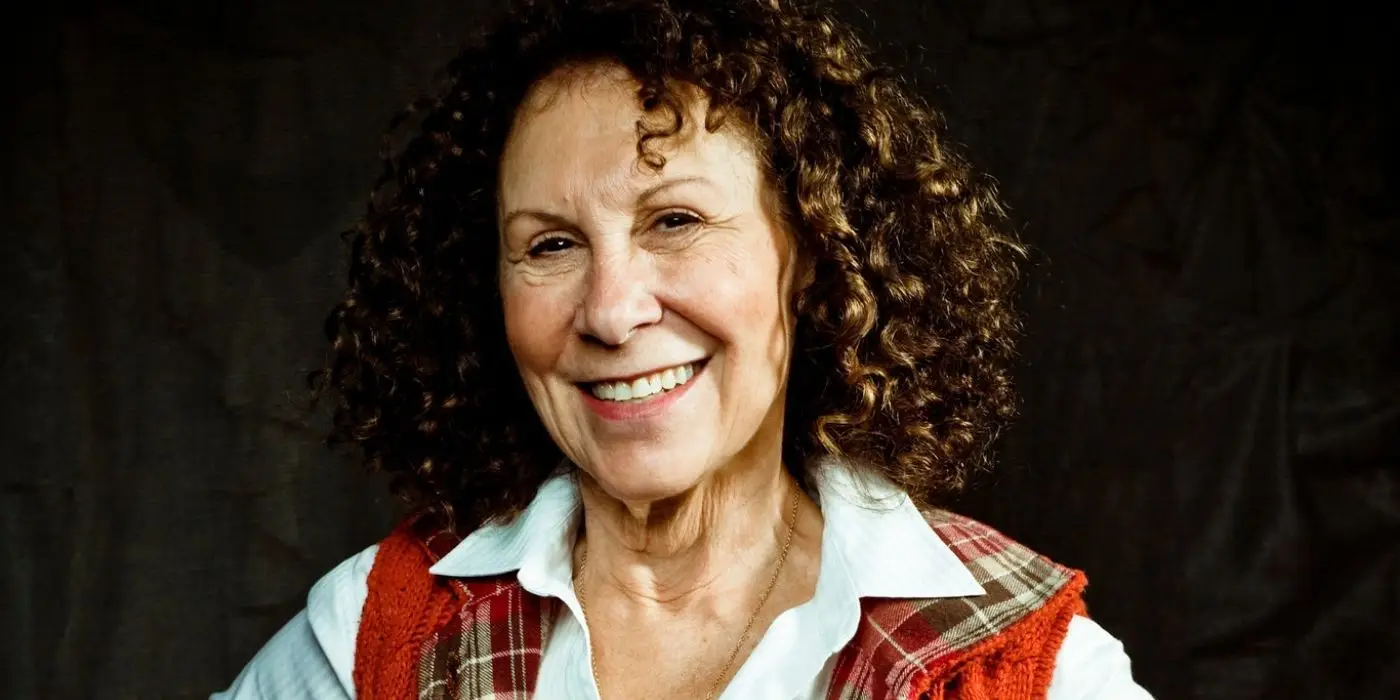 Rhea Perlman wurde einst von diesem Schauspieler gefeuert, weil er sich über sie lustig gemacht hatte