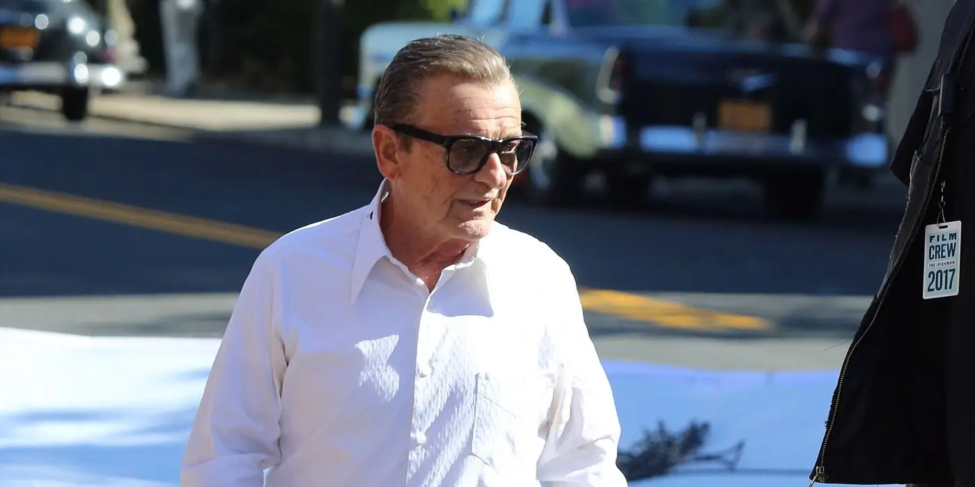 ג'ו פשי על הסט של האירי