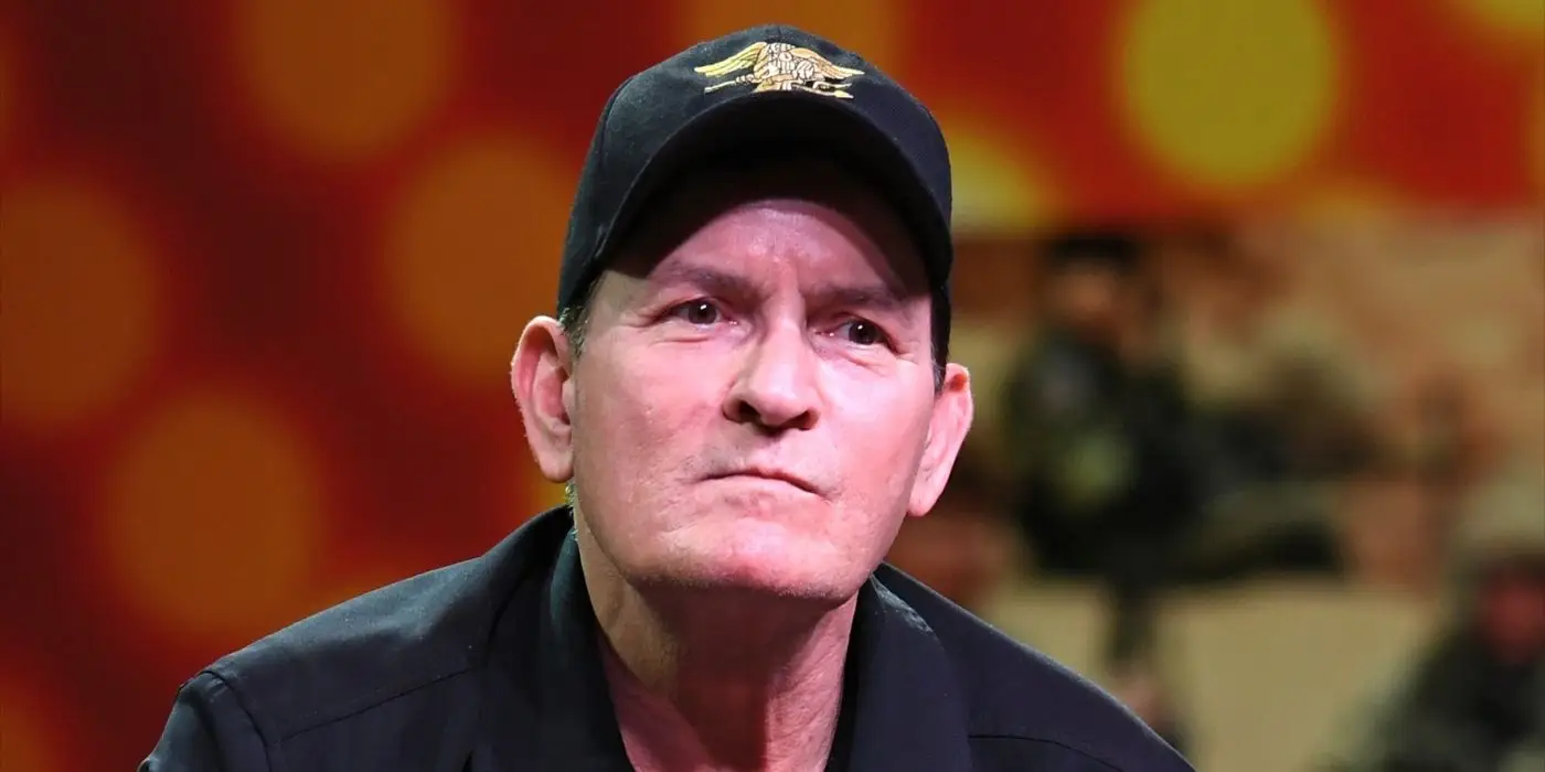 Charlie Sheen viene intervistato