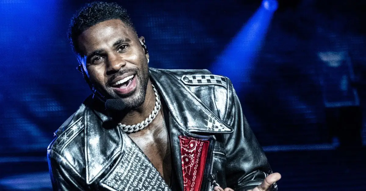 A complicada história de relacionamento de Jason Derulo foi marcada por controvérsias