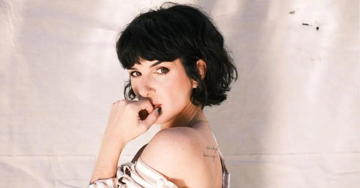 Fotoshooting mit Shenae Grimes