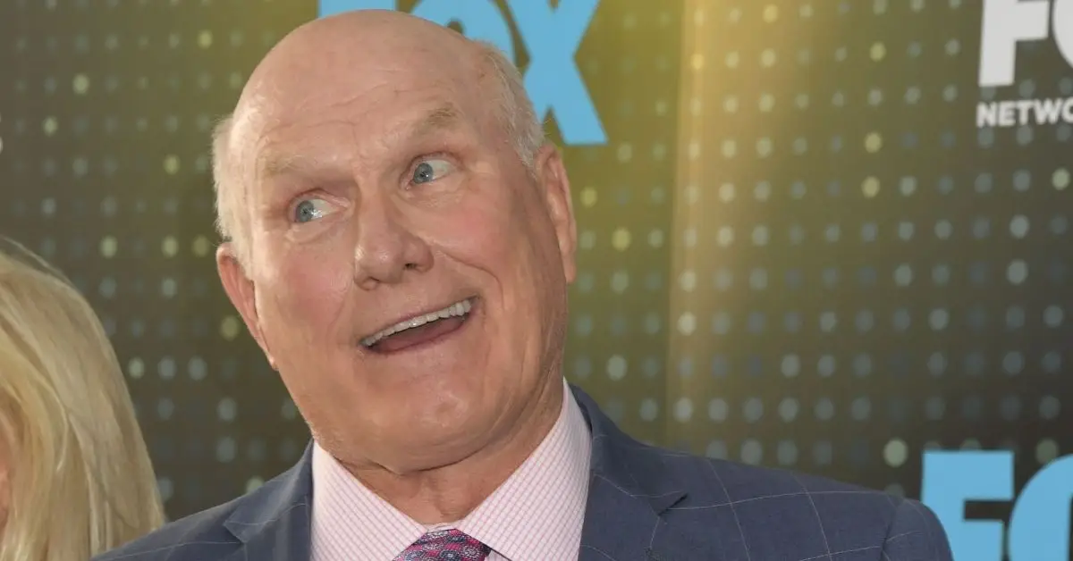 화가 난 듯한 테리 브래드쇼