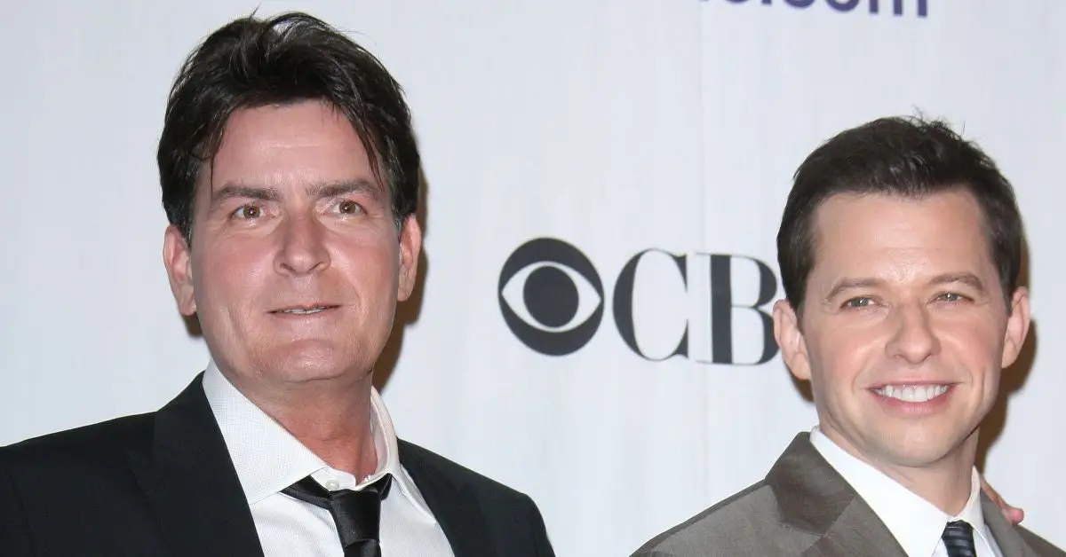 Charlie Sheen og Jon Cryer på den røde løber