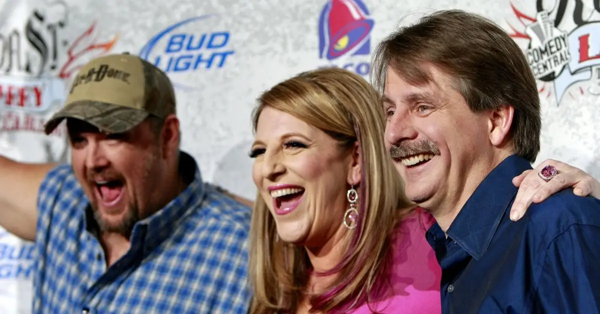 Larry The Cable Guy, Lisa Lampanelli i Jeff Foxworthy mirant de prop