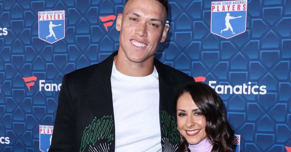 Amal Clooney unterstützt die Filmpremiere von George Clooney