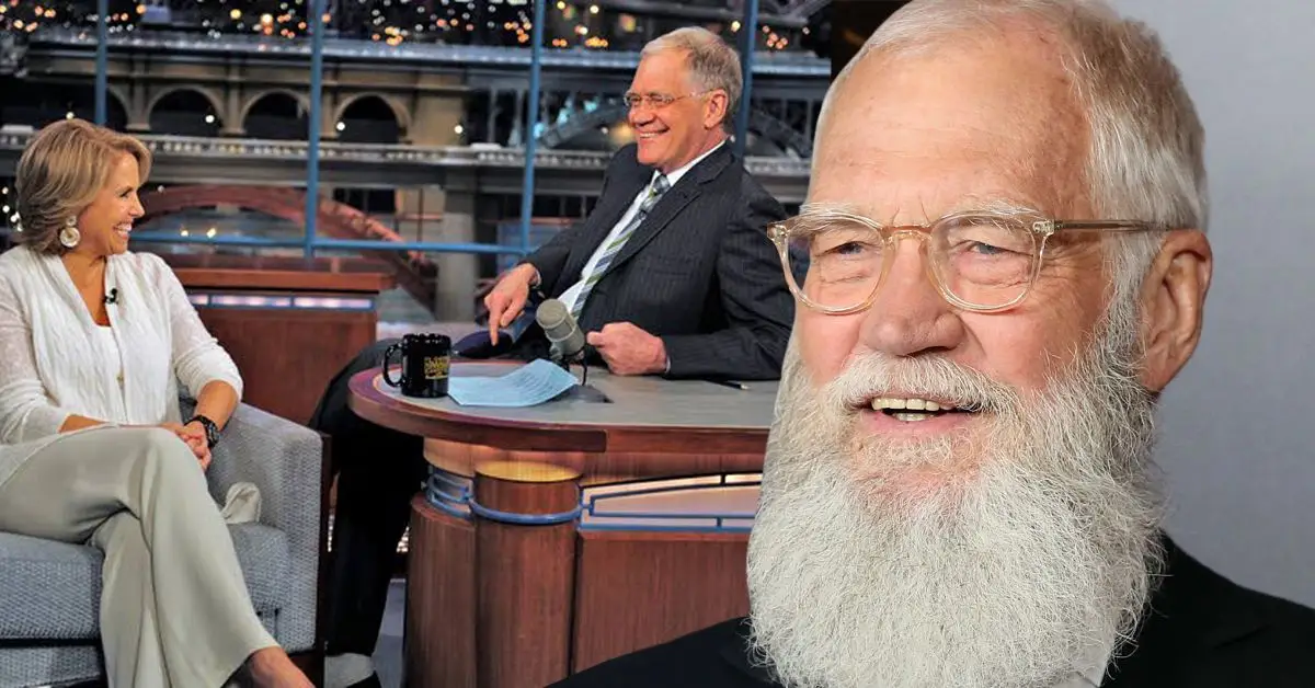 David Letterman presentando su programa de televisión nocturno
