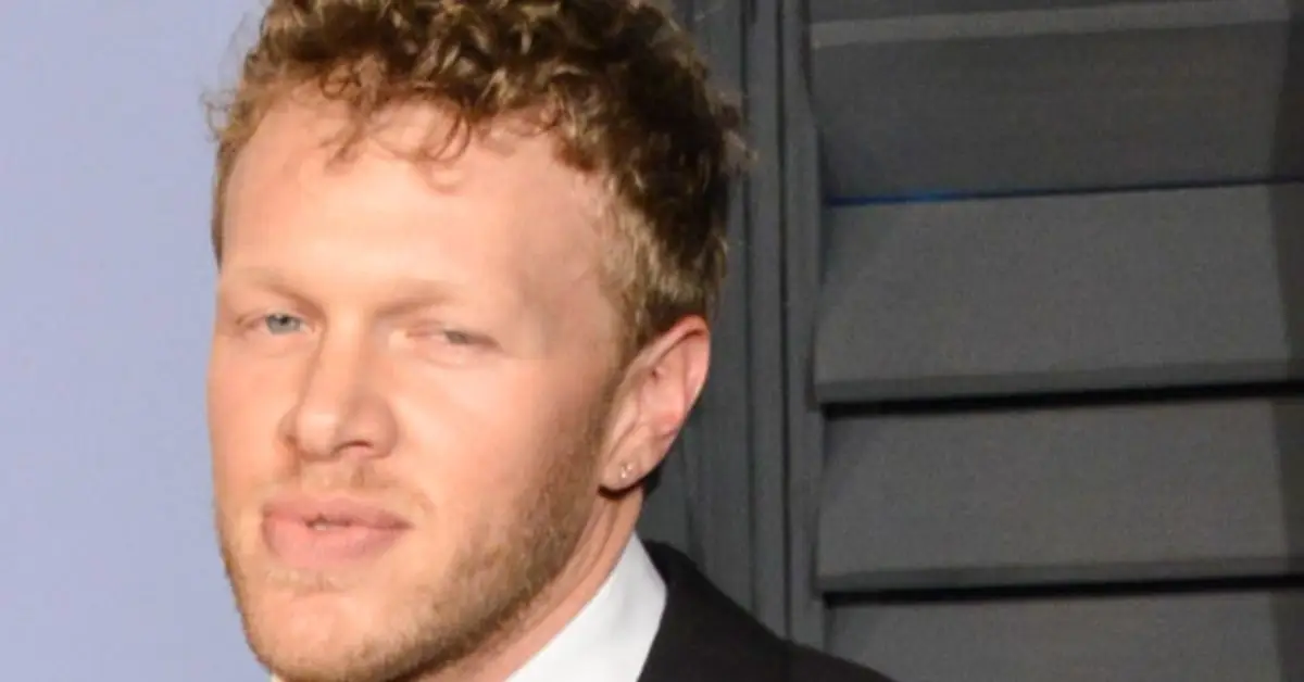 Sebastian Bear-McClard sur le tapis rouge