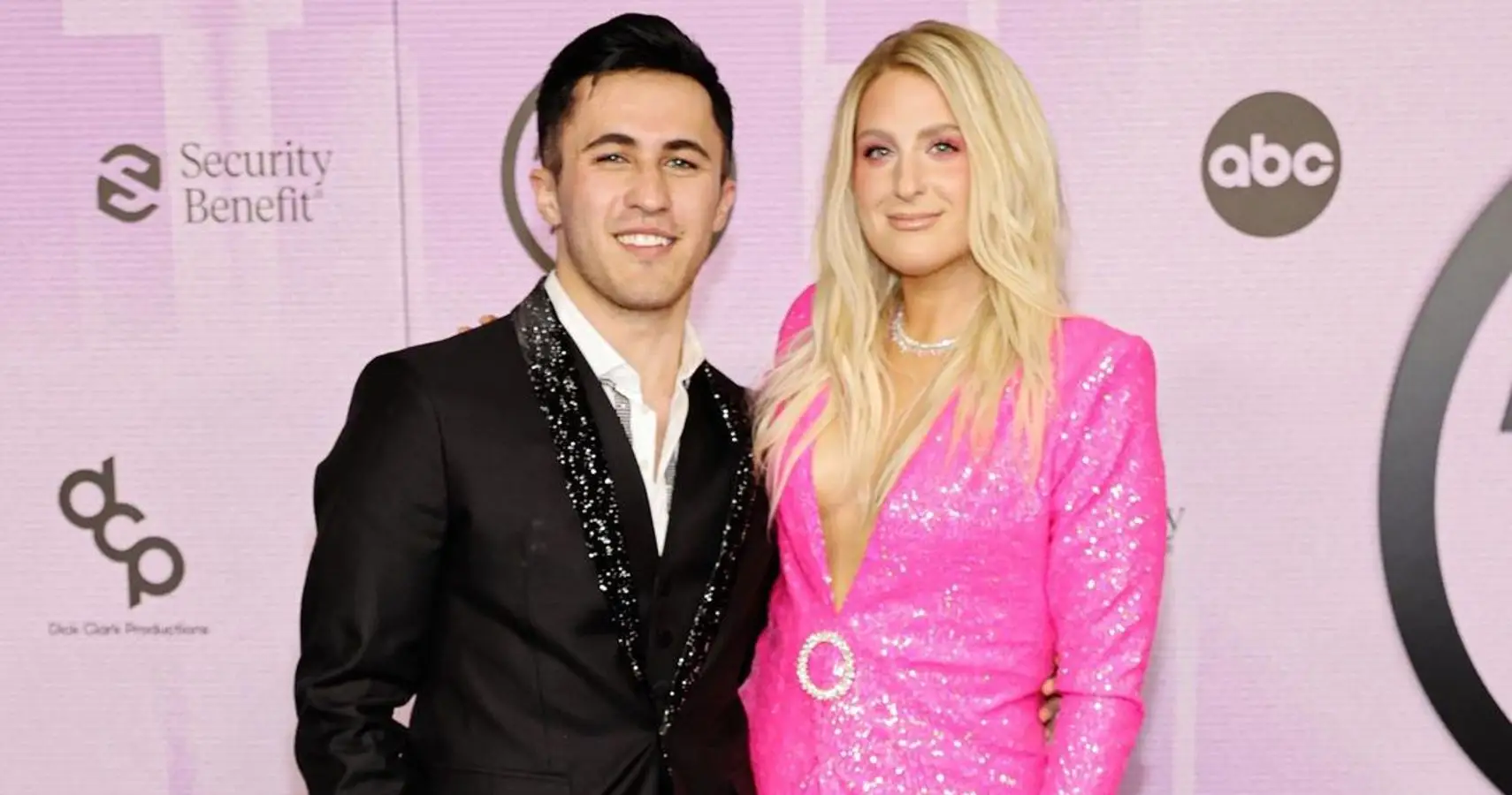 메건 트레이너와 틱톡 스타, 크리스 올슨