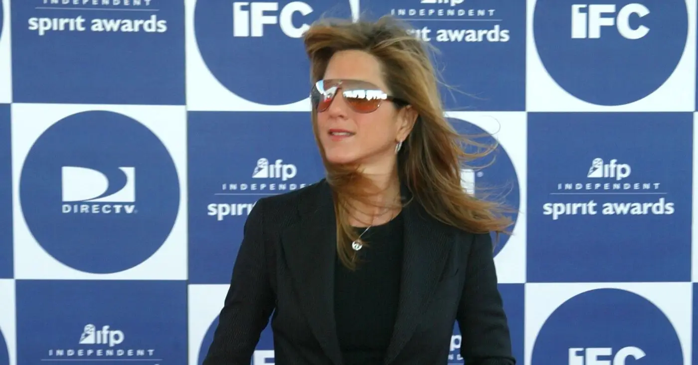 ג'ניפר אניסטון על השטיח האדום