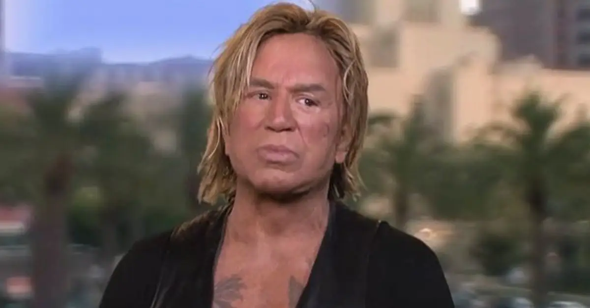 Die tragische Geschichte hinter Mickey Rourkes verändertem Gesicht