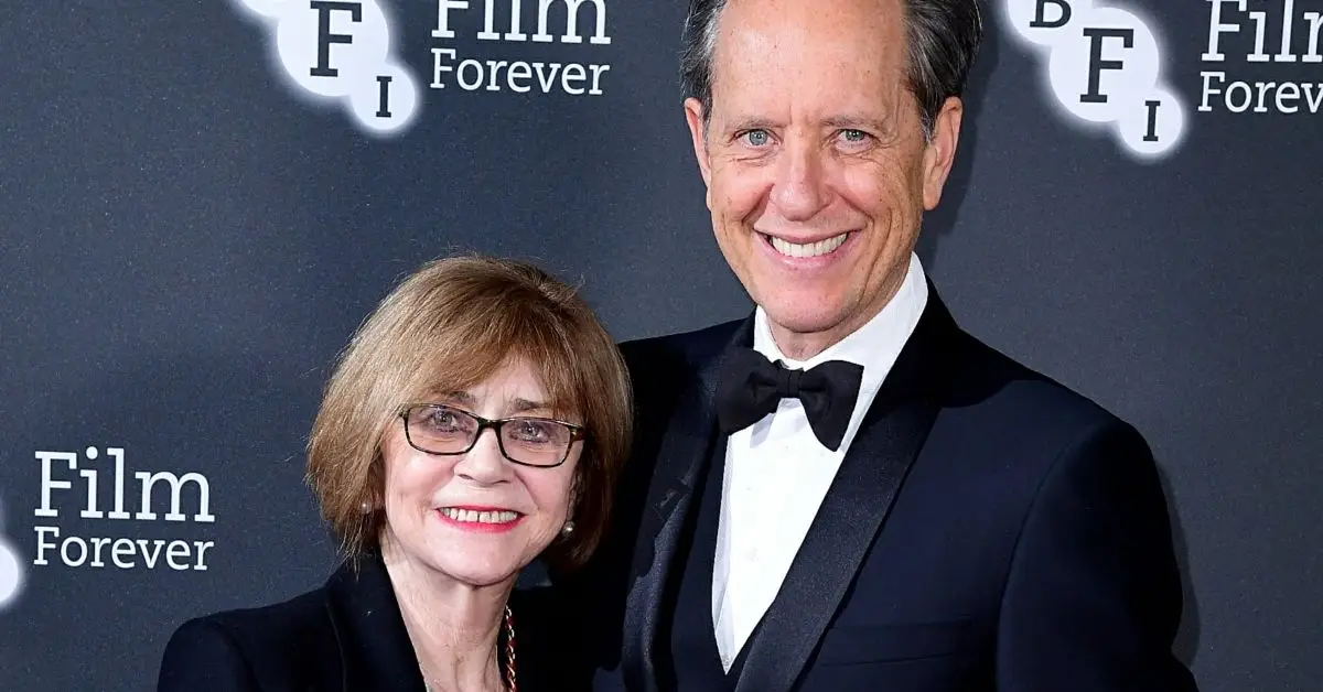 Ani tragická smrť manželky Richarda E. Granta nedokázala napraviť jeho narušený vzťah s matkou