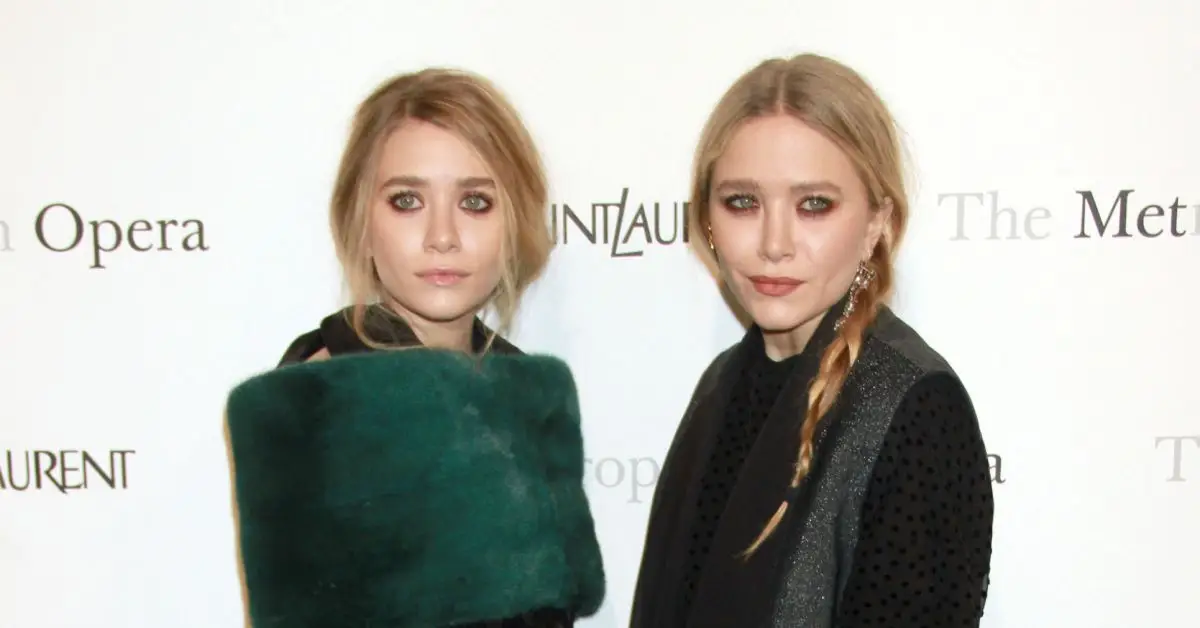 Mary-Kate e Ashley Olsen sul tappeto rosso