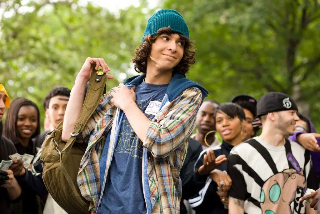 Adam Sevani als Elch in Step Up