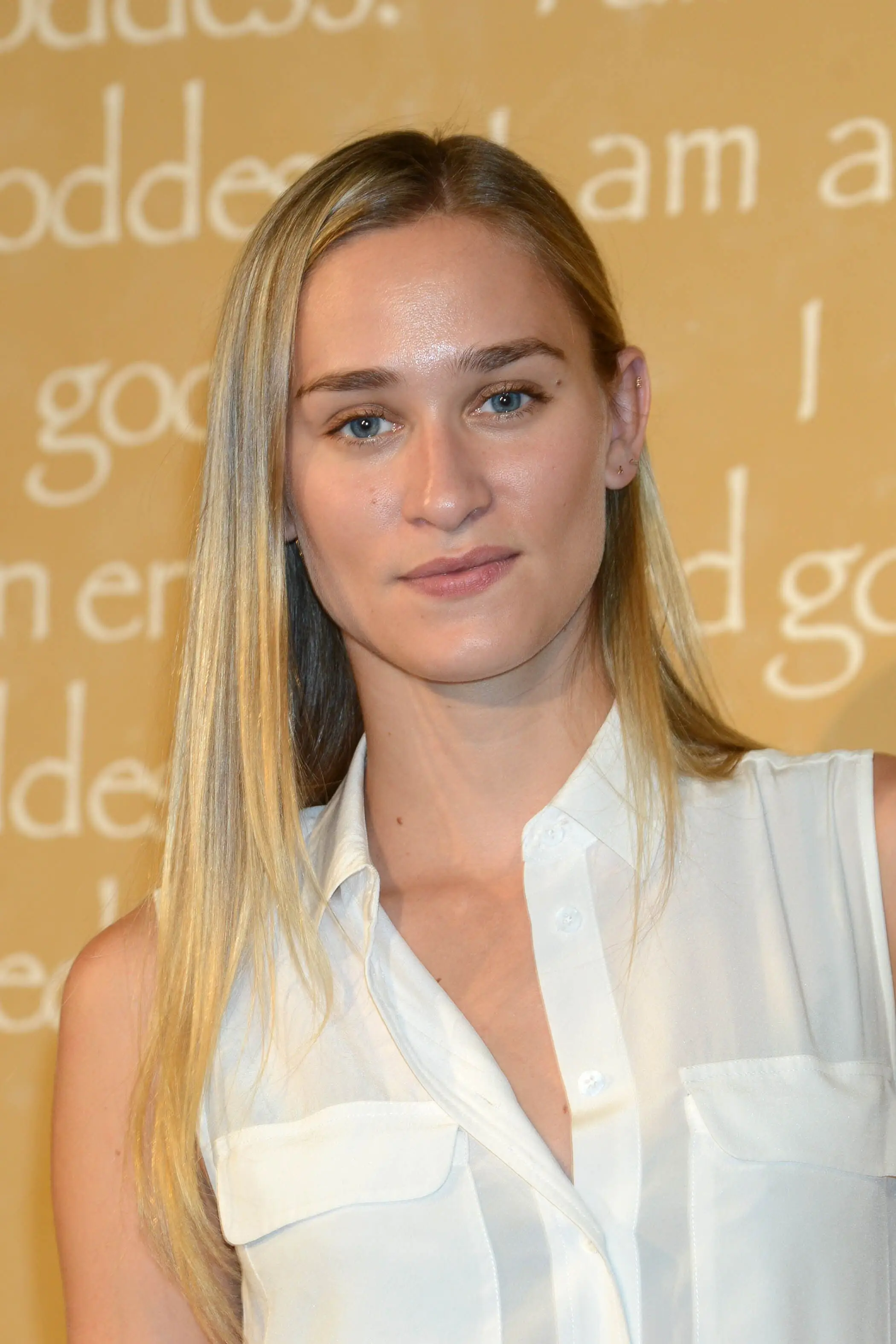 אלסנדרה בראון במהלך שבוע האופנה בניו יורק 2016