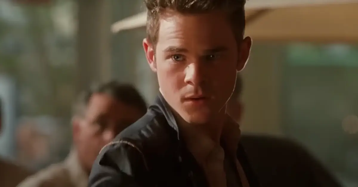 オリジナルの『X-MEN』映画では、ヒュー・ジャックマンがウルヴァリン役、ジェームズ・マースデンがサイクロプス役、ハル・ベリーがストーム役、パトリック・スチュワートがプロフェッサーX役を演じた。